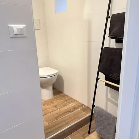 Bond Shell - Cozy Flat Near Rome Ariccia